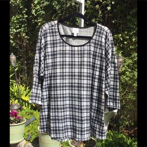 SUNDAY Women’s Long Sleeve plaid flannel shirt. 2X